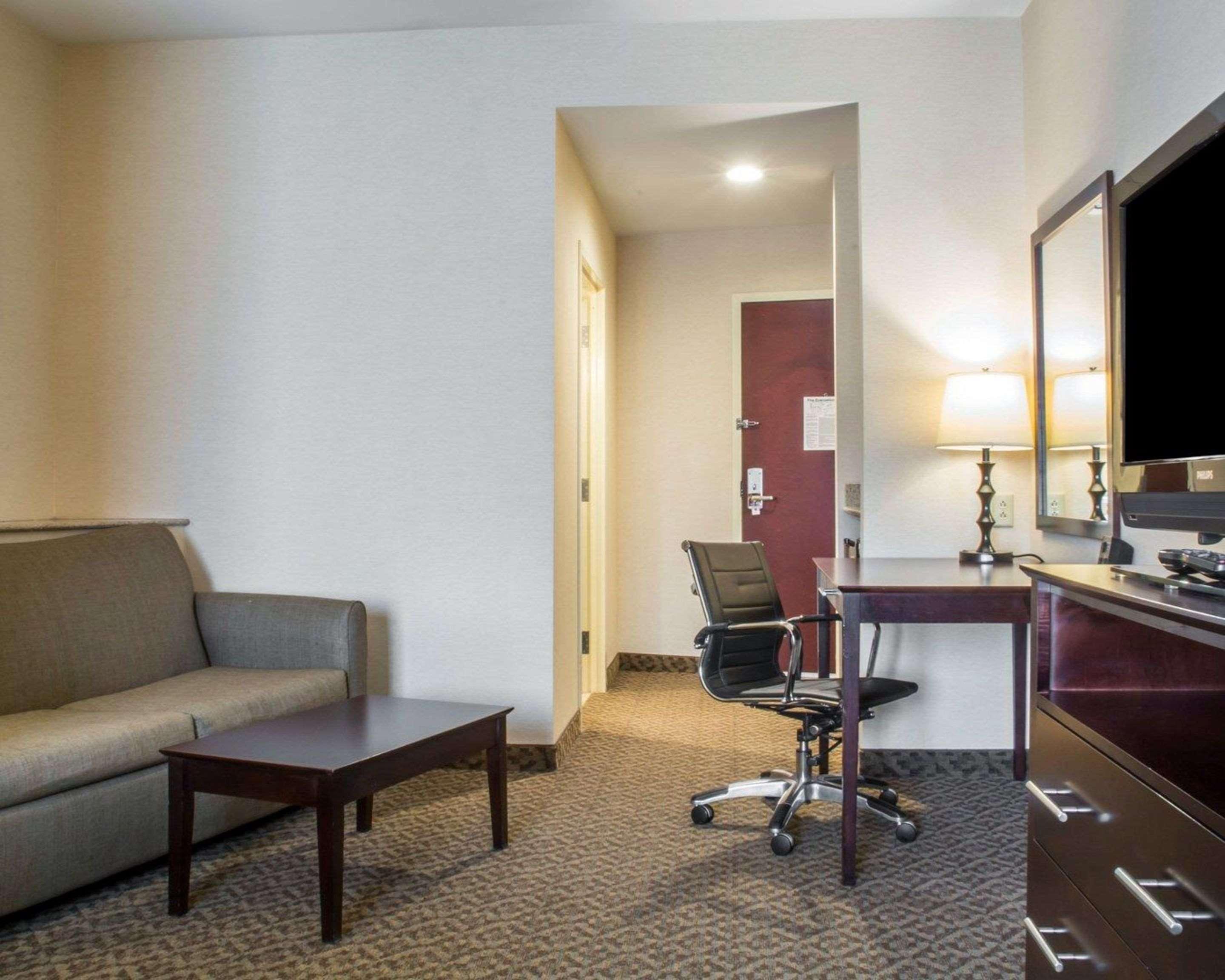 Comfort Suites Cicero - Syracuse North Экстерьер фото